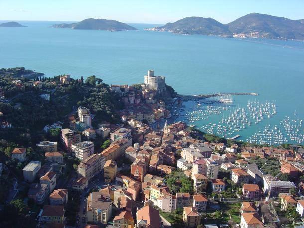 Affittacamere La Baia Di Леричи Экстерьер фото